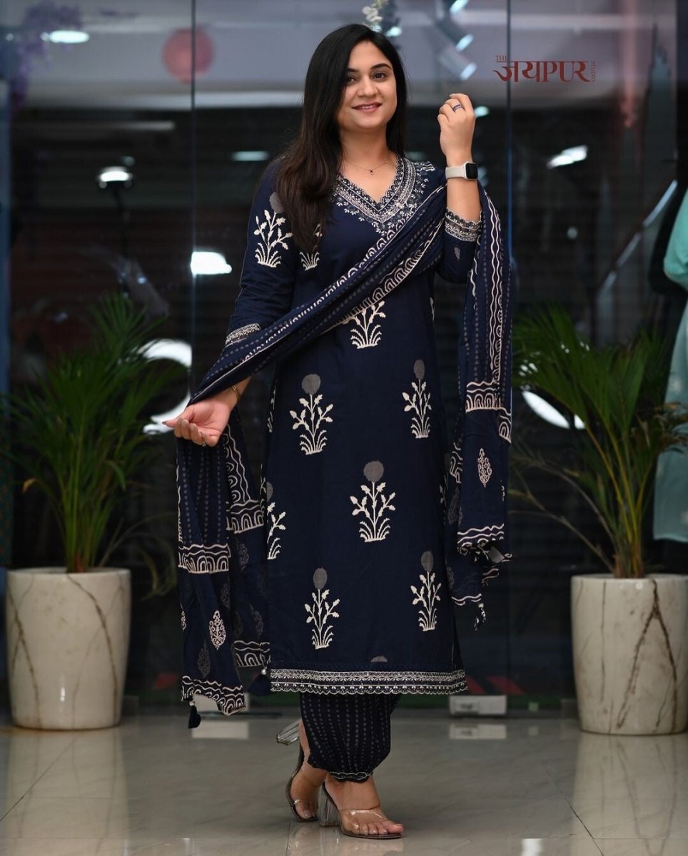 Black Cotton A - line suit salwar kameez set Embroidery – 3 - Piece Ensemble v neck - 001FASHIONFORWARD