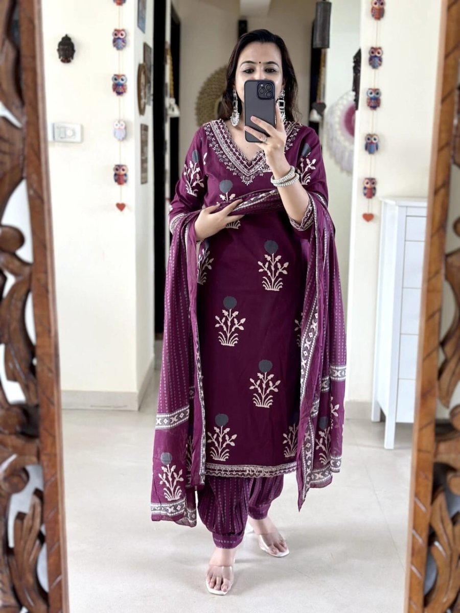 Black Cotton A - line suit salwar kameez set Embroidery – 3 - Piece Ensemble v neck - 001FASHIONFORWARD