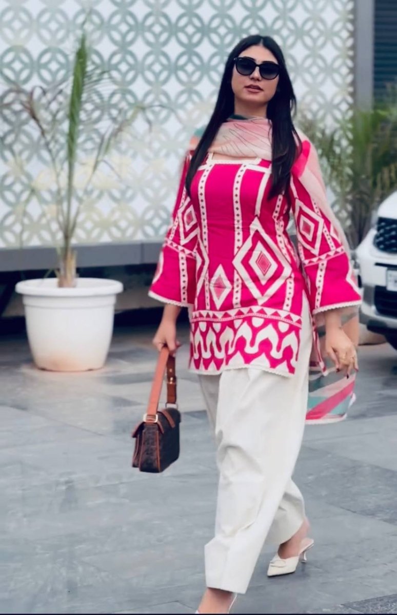 Pink & White Designer Farsi Salwar Suit WIth Chiffon Duppatta Suit set - 001FASHIONFORWARD