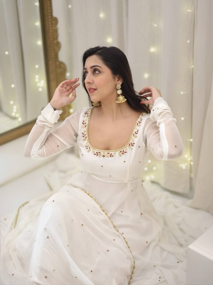 White Georgette Anarkali Gown With Embroidery Work & Fancysleeves - 001FASHIONFORWARD